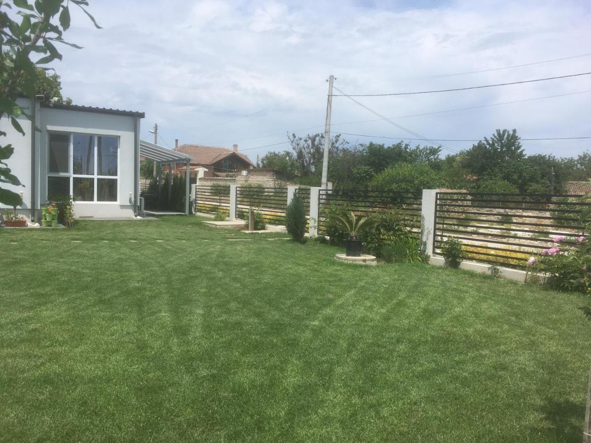 Karia Apartments Shabla Bagian luar foto