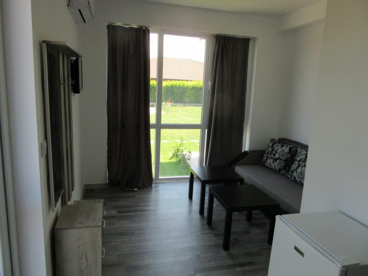 Karia Apartments Shabla Bagian luar foto