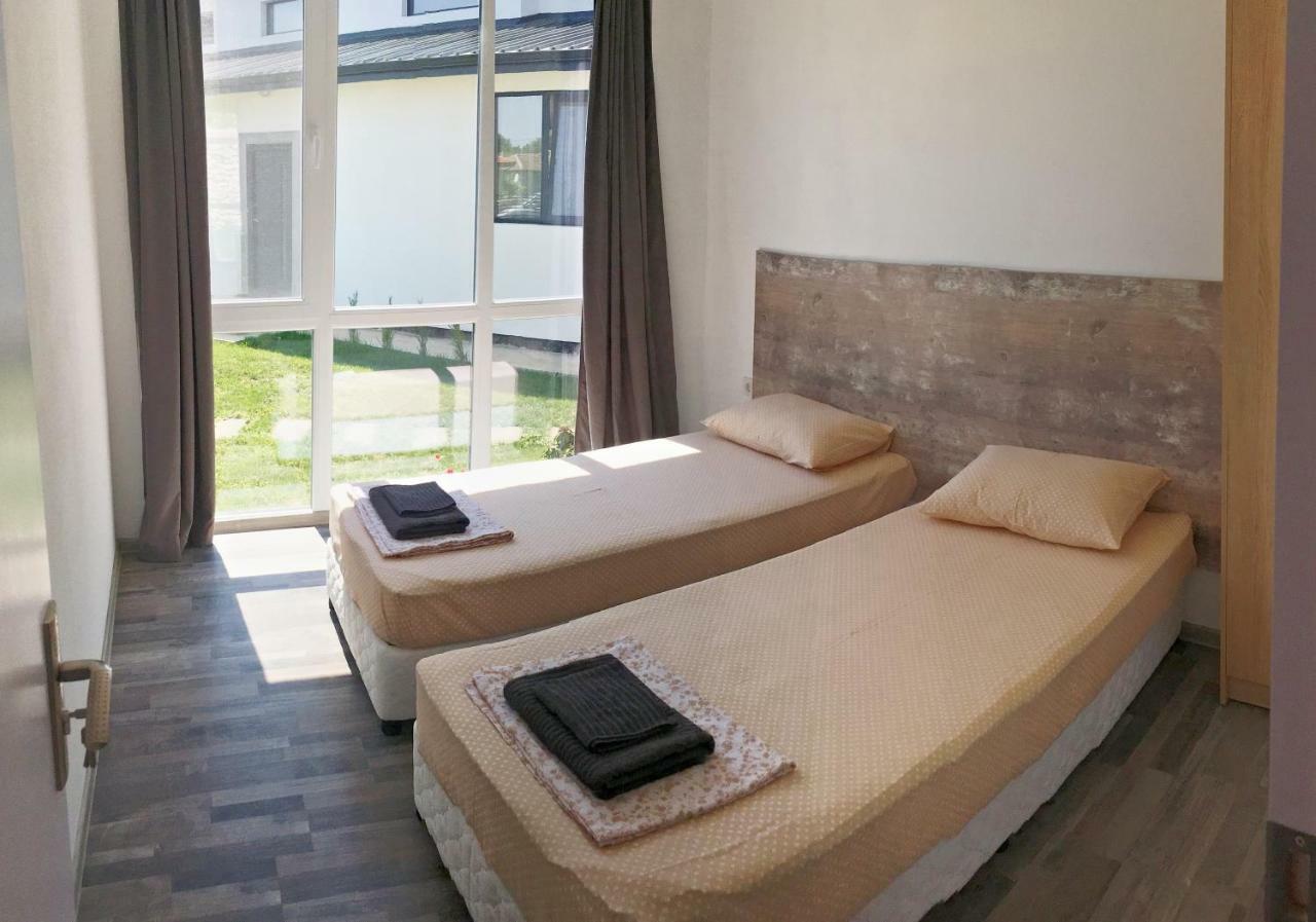 Karia Apartments Shabla Bagian luar foto